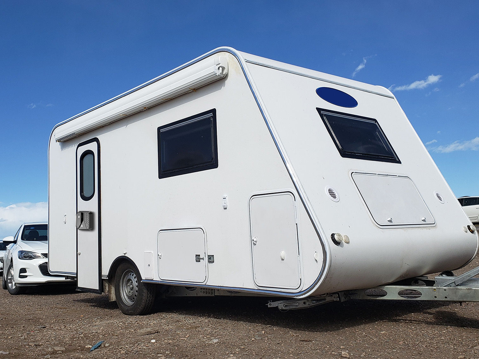 TPMS for Horse Trailers: Why Equestrian Haulers Need Every Axle Monitored