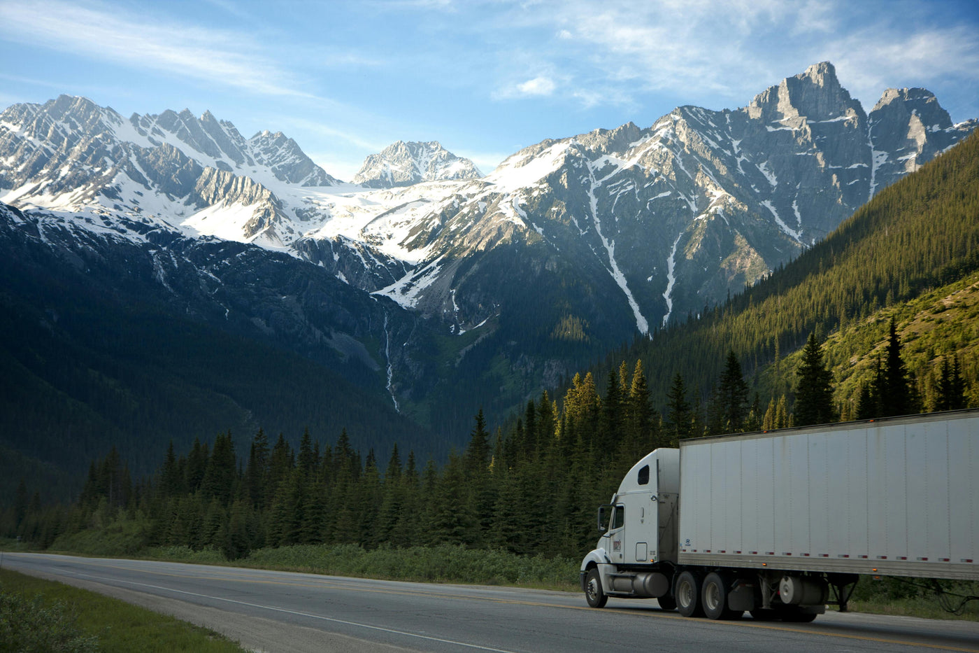 Solar-Powered TPMS for Commercial Trucks: How It Works and Why It Matters