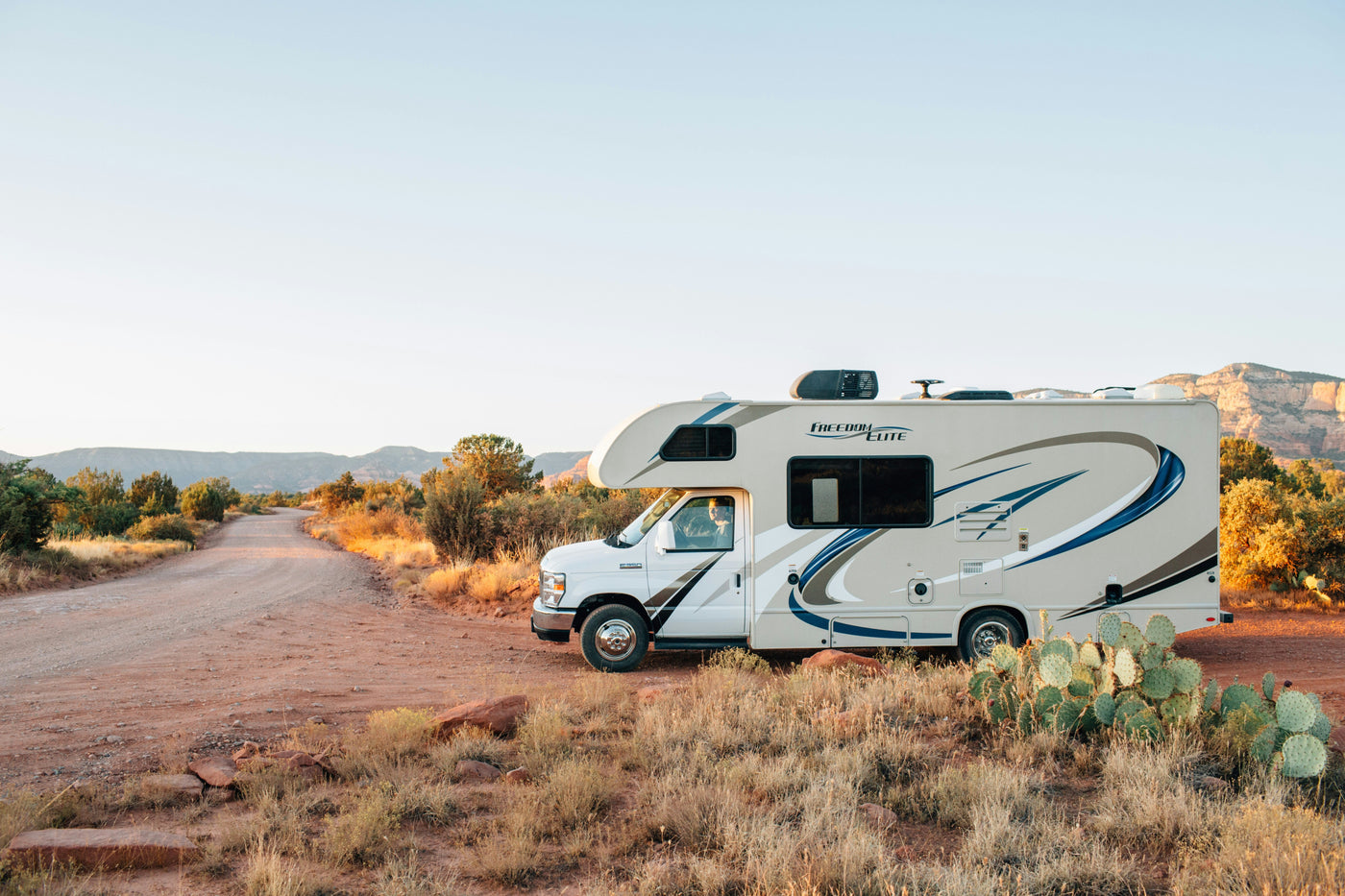 Best RV TPMS 2026: Grundig S04 vs. TST 507 & TireMinder Comparison